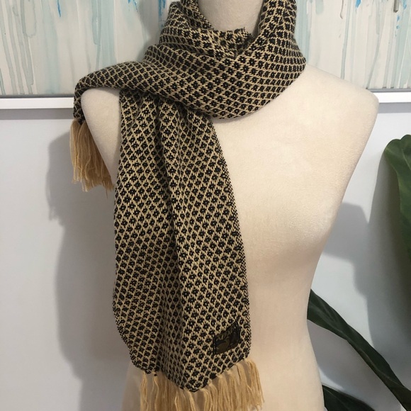 alpaca Accessories - Elegant Black and Tan Scarf